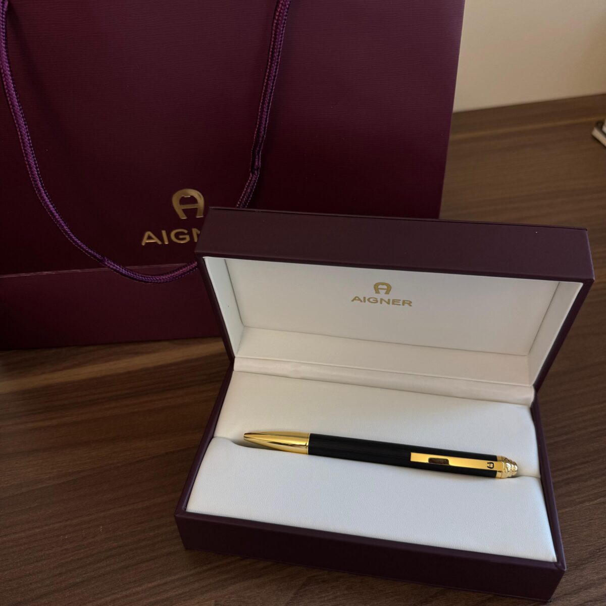 Aigner Pen - Image 1
