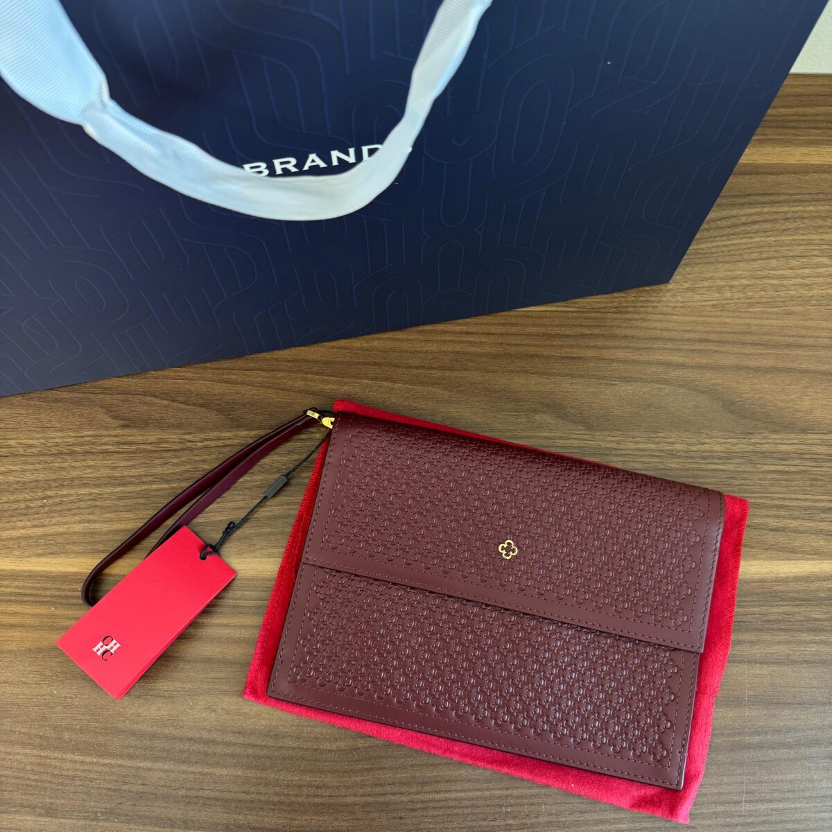 CH Clutch - Image 1