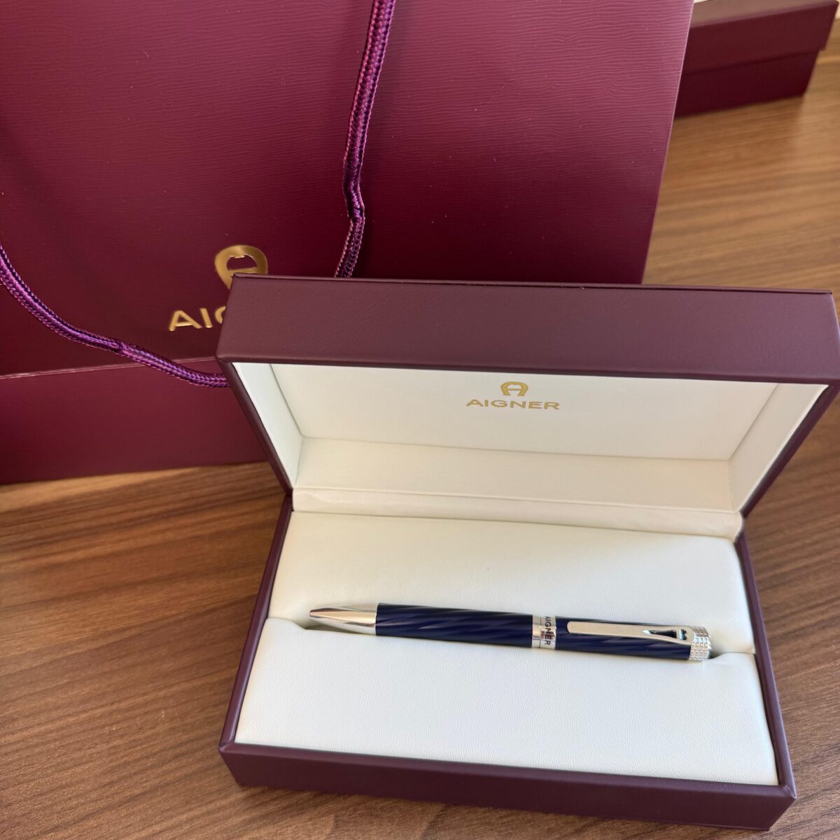 Aigner Pen - Image 1